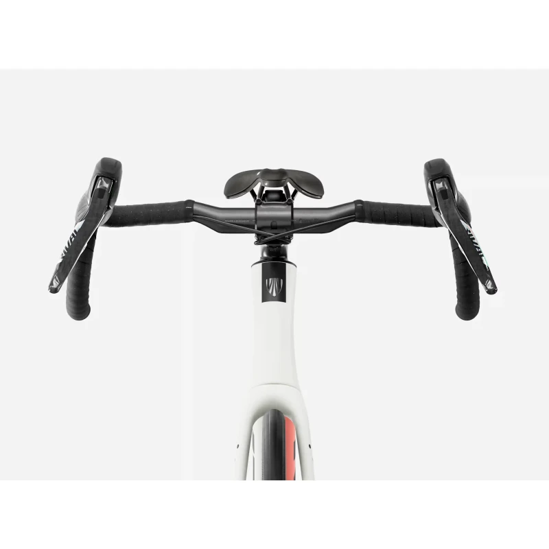 rower-szosowy-trek-domane-sl-6-axs-gen-5-bialo-czarny-3.webp
