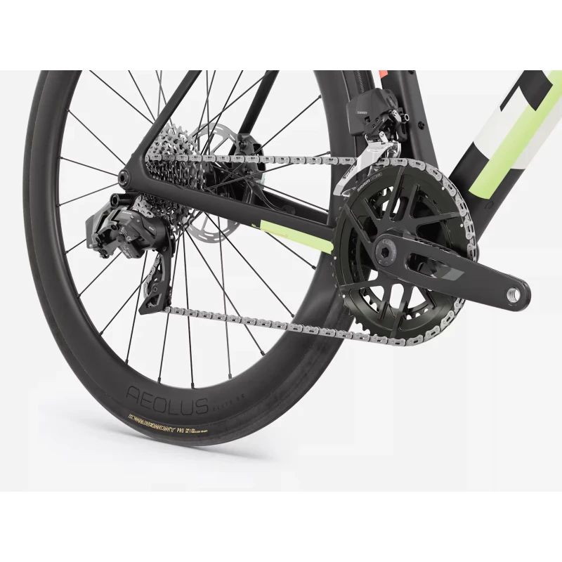 rower-szosowy-trek-domane-sl-6-axs-gen-5-bialo-czarny-5.webp