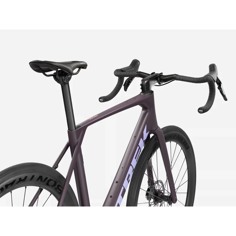 rower-szosowy-trek-domane-sl-6-axs-gen-5-fioletowy-4.webp