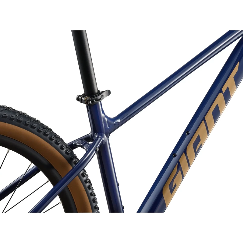 rower-mtb-giant-talon-2-granatowy-3.webp