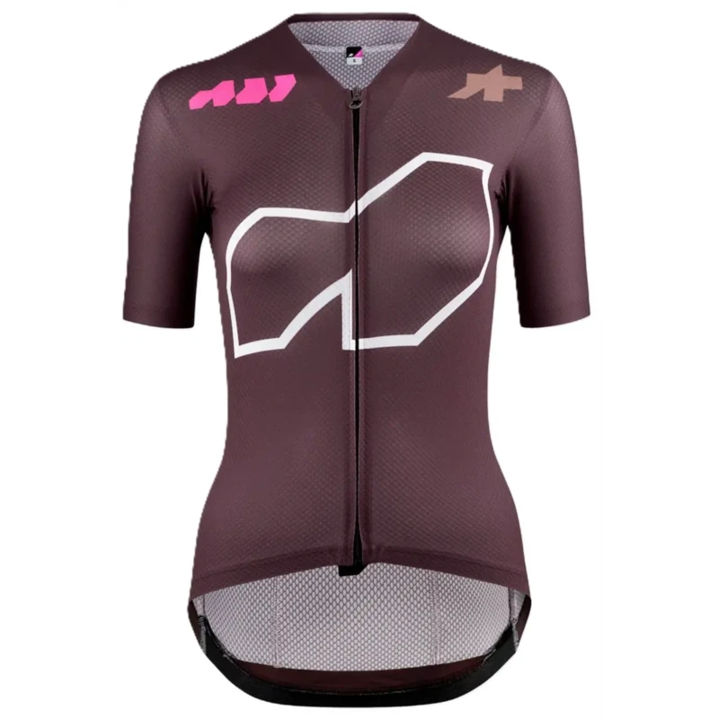 koszulka-rowerowa-damska-assos-dyora-r-s11-we-are-the-a-bordowa-1.webp