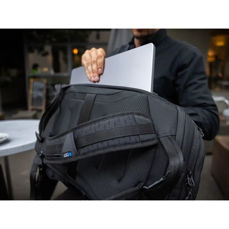 plecak-quad-lock-traverse-26l-czarny-3.webp