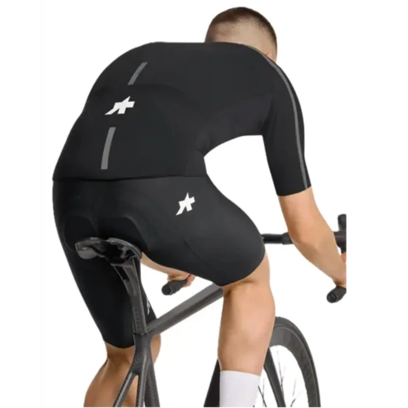koszulka-assos-equipe-r-thermo-rain-s11-czarna-6.webp