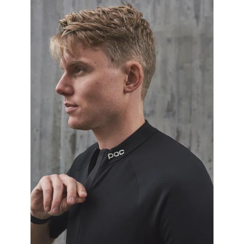 koszulka-rowerowa-poc-muse-jersey-czarna-3.webp