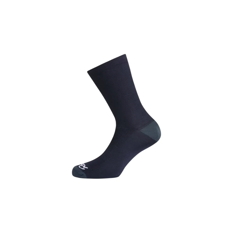 skarpetki-rowerowe-rapha-z-logo-granatowe-2.webp